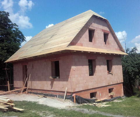 Realizace dřevěné střechy
